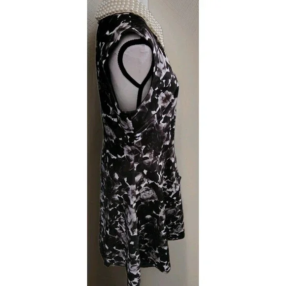Betsey Johnson Dress Size 12 Pearled Collar Floral Sleeveless Zip Lined - Picture 5 of 14